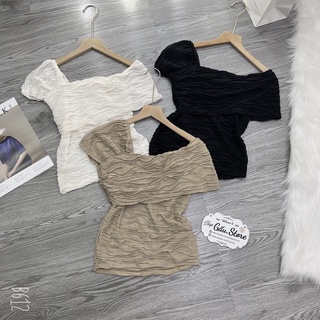 Áo thun body from ngắn kiểu lệch vai gợn sóng