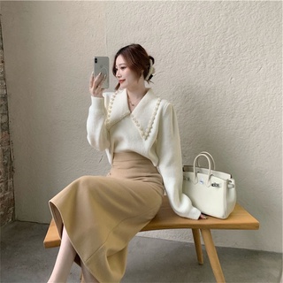 Bộ áo sweater + chân váy len xinh xắn dành cho nữ váy