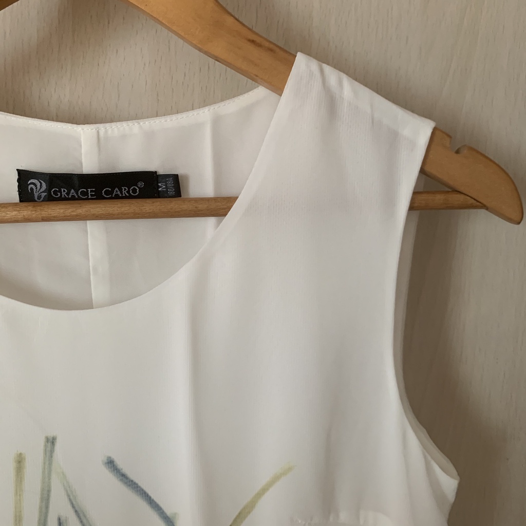 Đầm voan sát nách in hoa hiệu GRACE CARO