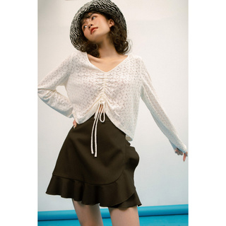 LIBÉ - Áo kiểu tay dài rút dây màu trắng họa tiết hoa