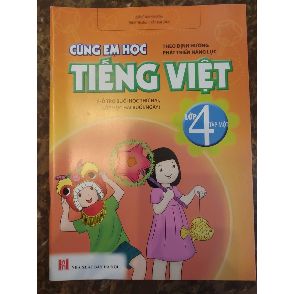 Sách - Cùng Em Học Tiếng Việt Lớp 4 Tập 1 (Theo định hướng phát triển năng lực)