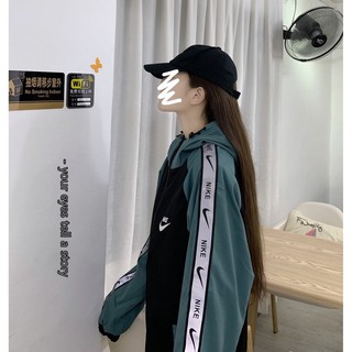 Áo khoác nữ Nike Reflective Ribbon Jacket mới