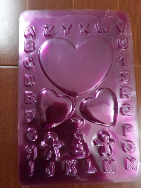 1 khuôn nhựa đổ socola chữ nổi trái tim Hàn Quốc