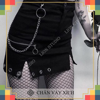 Chân váy dáng ngắn chữ a phối phụ kiện