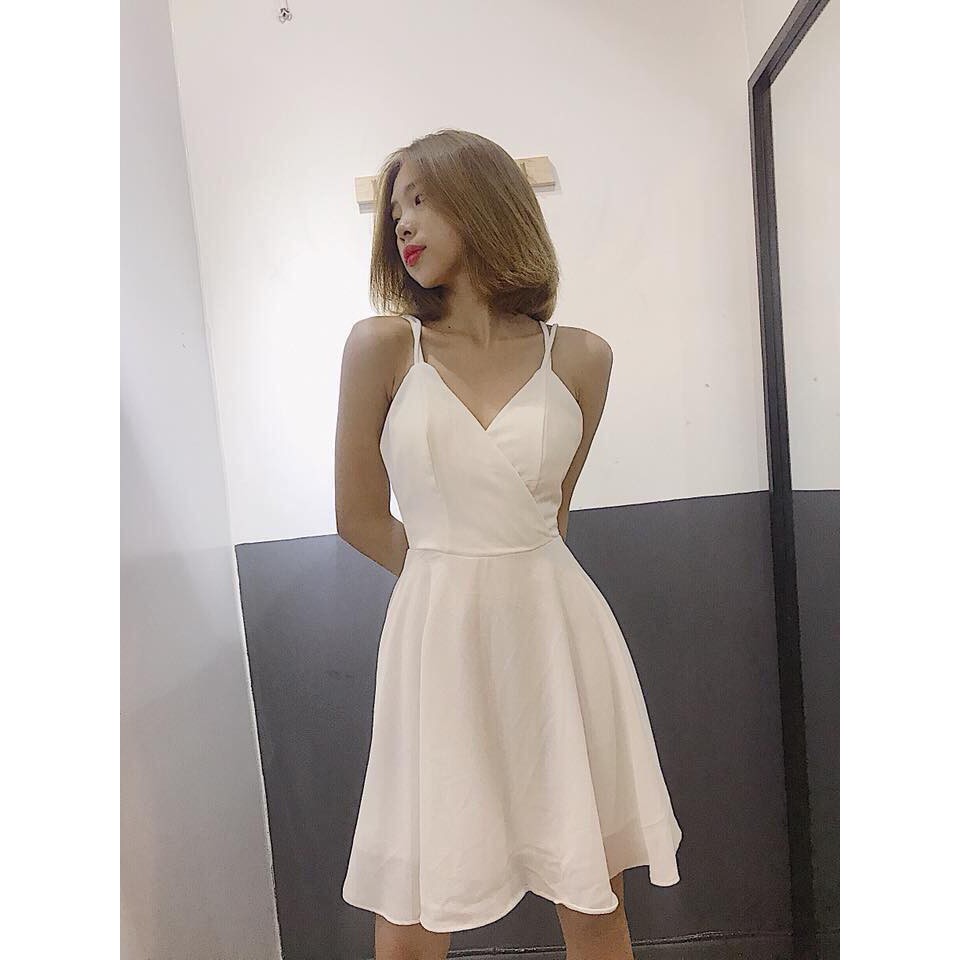 Đầm maxi trắng đi biển hai dây đan lưng dáng xòe cực chất