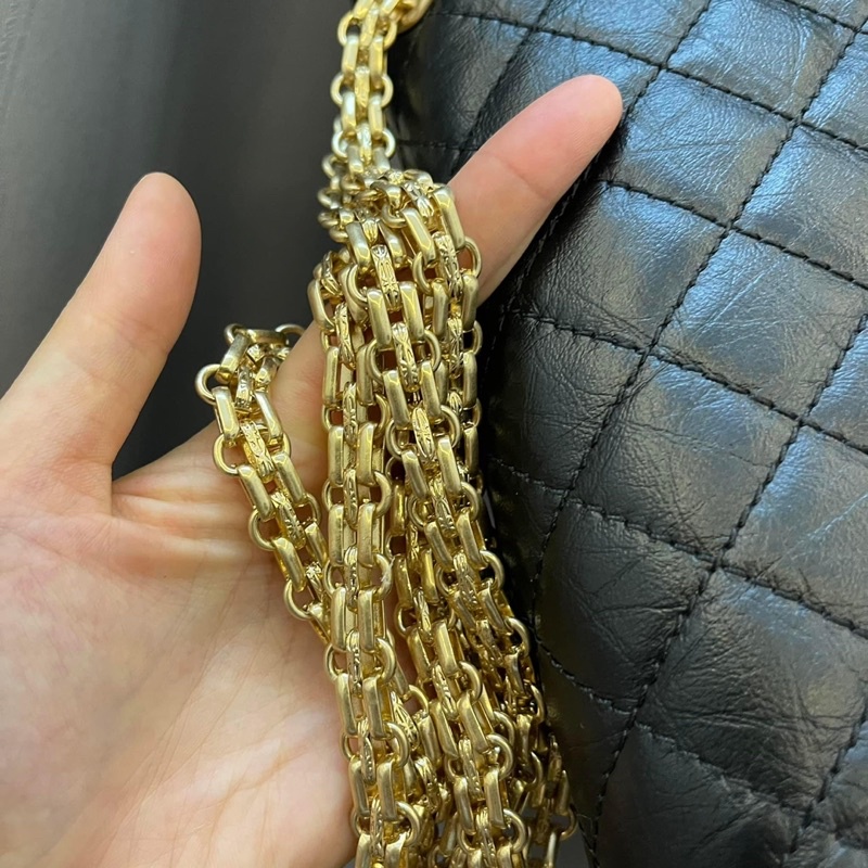 Túi Cha-nel màu đen