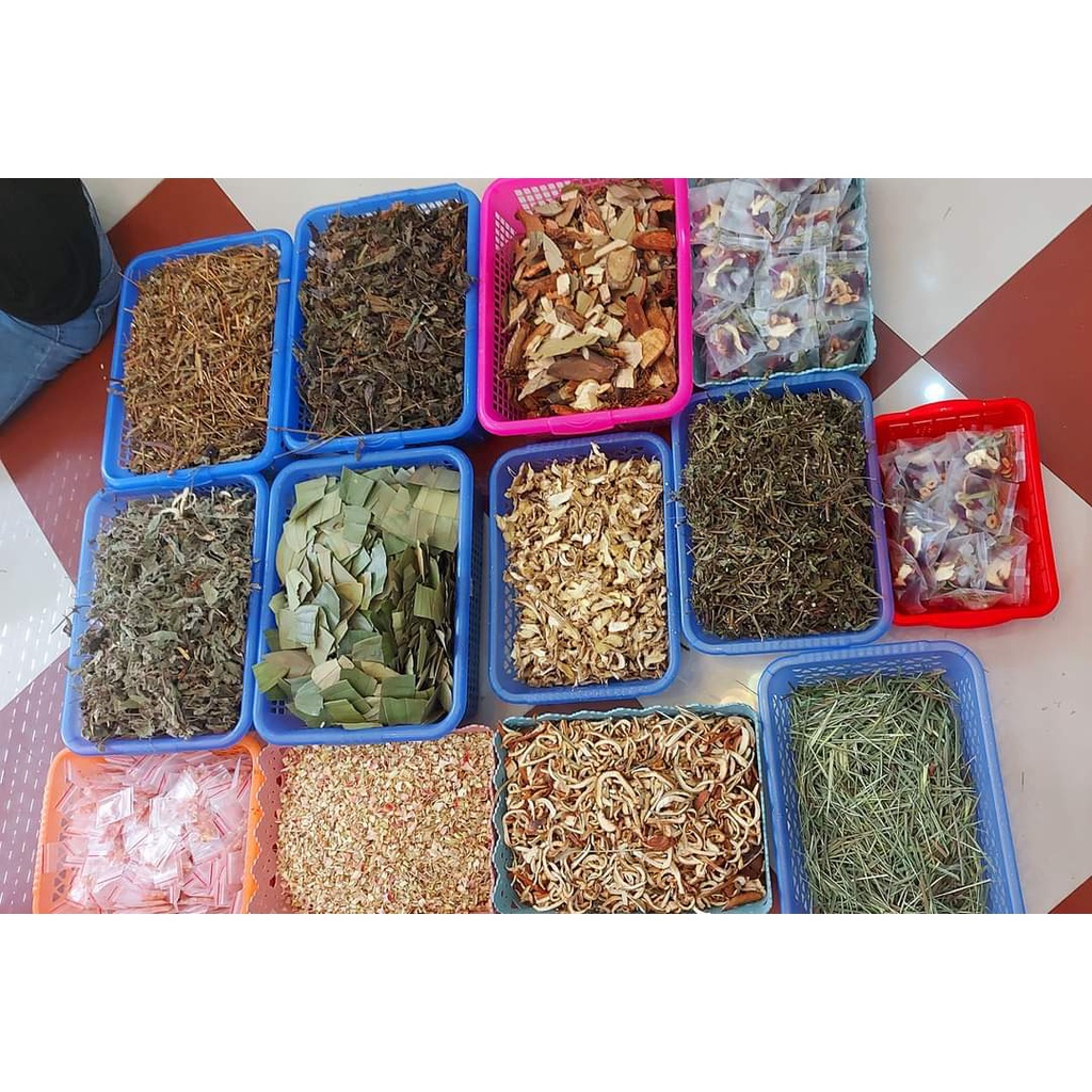 Gói lá tắm, lá xông thảo dược 500g (tặng kèm 1 gói trà xuyên tâm liên)