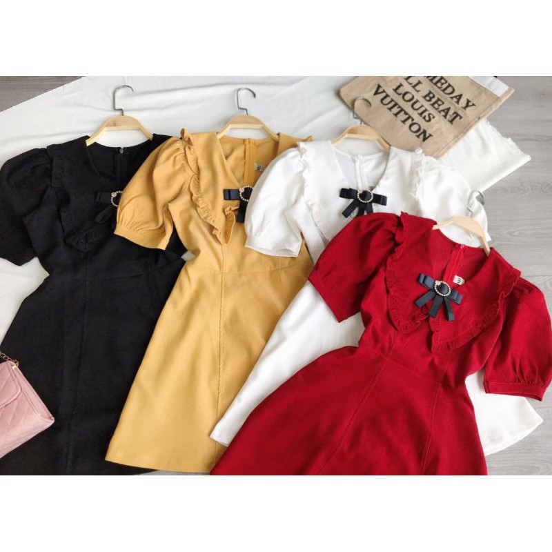 Đầm nỉ nhung tay phồng cổ sen viền bèo kèm tag.