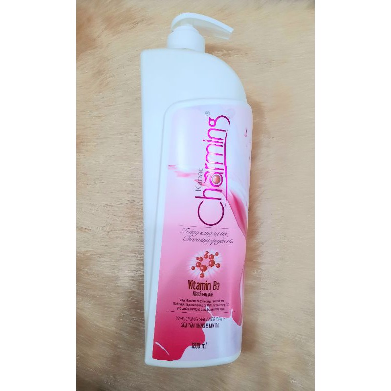 Sữa tắm CHARMING TRẮNG MỊN 1200ML