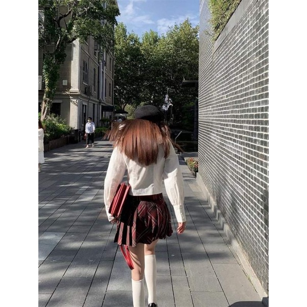Set đồ phong cách nữ sinh tông đỏ cổ điển - Áo sơ mi trắng bo eo - Áo gile điệu - Chân váy xòe ly caro