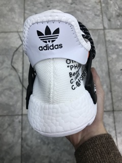 Giày thể thao nmd human race