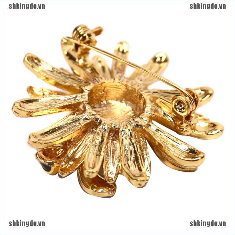 Trâm Cài Áo Hình Con Ong Và Hoa Cúc