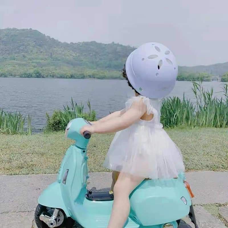 Xe máy điện Vespa cho bé gái