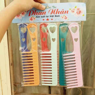 Lược thưa chải tóc cán 2 trái tim (Màu ngẫu nhiên)
