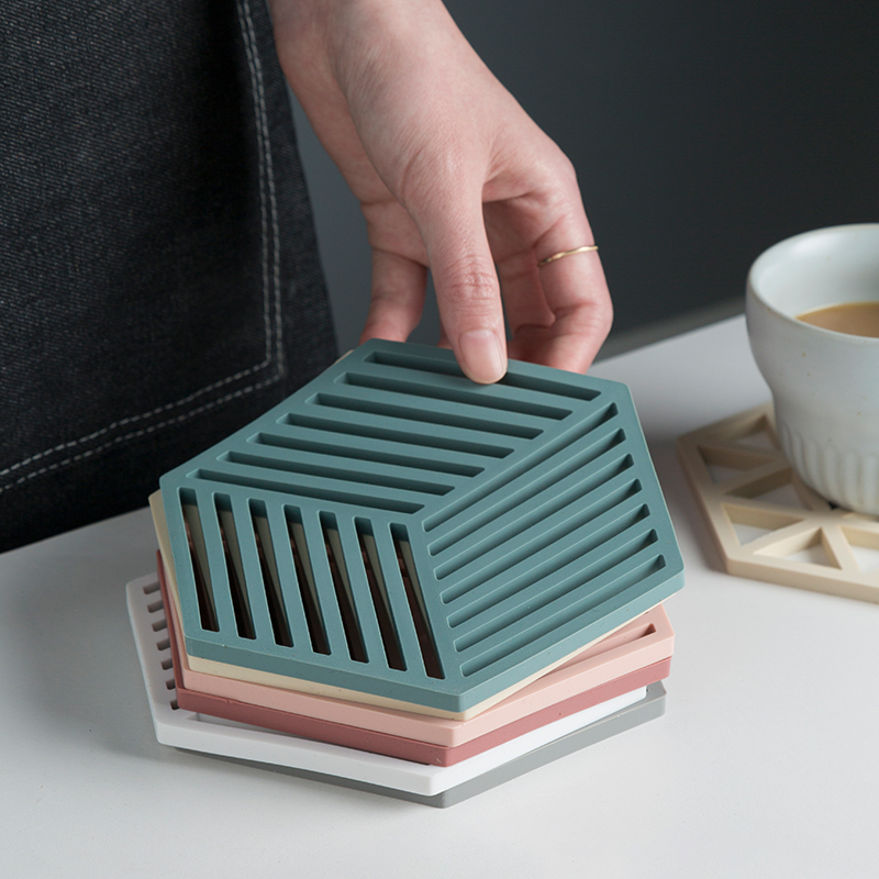 Tấm lót bàn ăn đa năng bằng silicone chống nóng chống trượt tiện lợi