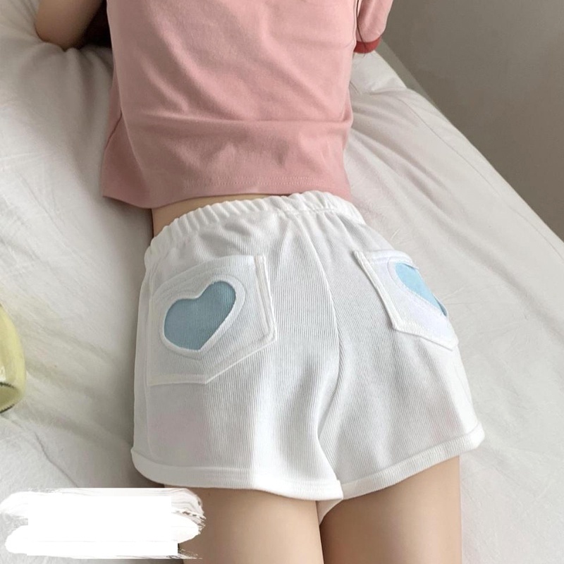 Quần đùi nữ L99, quần short ngắn nữ thêu túi sau hình tim 4 màu cá tính chất liệu cao cấp mềm mịn thoải mái.
