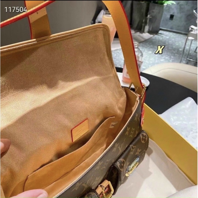 Túi đeo vai lệ vy