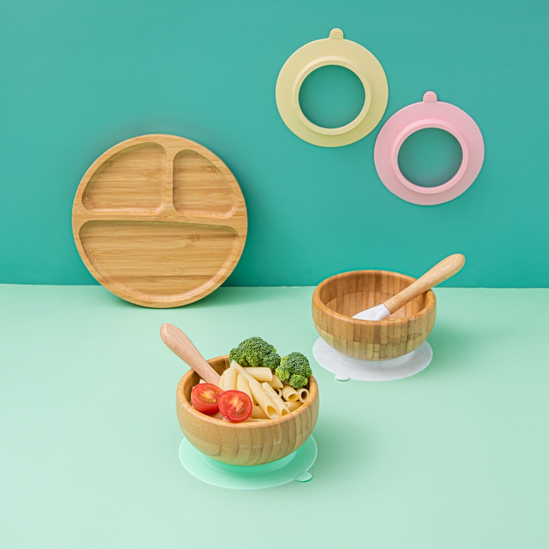 Bộ đồ ăn gồm thìa + bát + đĩa MAMIMAMIHOME có thiết kế cốc hút an toàn không độc hại cho bé