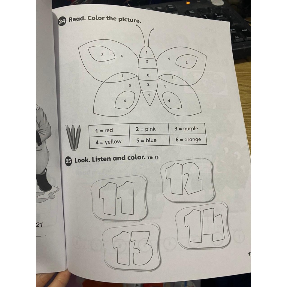 Sách - Tiếng anh 3 Explore our world bài tập ( cánh diều ) + bán kèm 1 quyển sách tô màu 15k