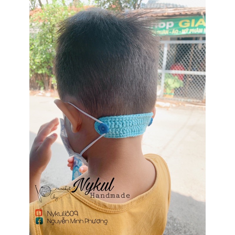 Tai giả đeo khẩu trang | BigBuy360 - bigbuy360.vn