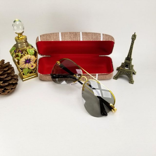 Mắt kính thời trang nam nữ đổi màu sành điệu , trẻ trung _ trong poleroi Phan cực' bảo hành 12 tháng | BigBuy360 - bigbuy360.vn