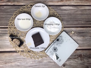 KHUÔN MOUSSE CÚN NẰM