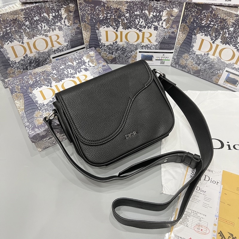 siêu phẩm túi đeo chéo dior mới cập bến dành cho nam và nữ TC45