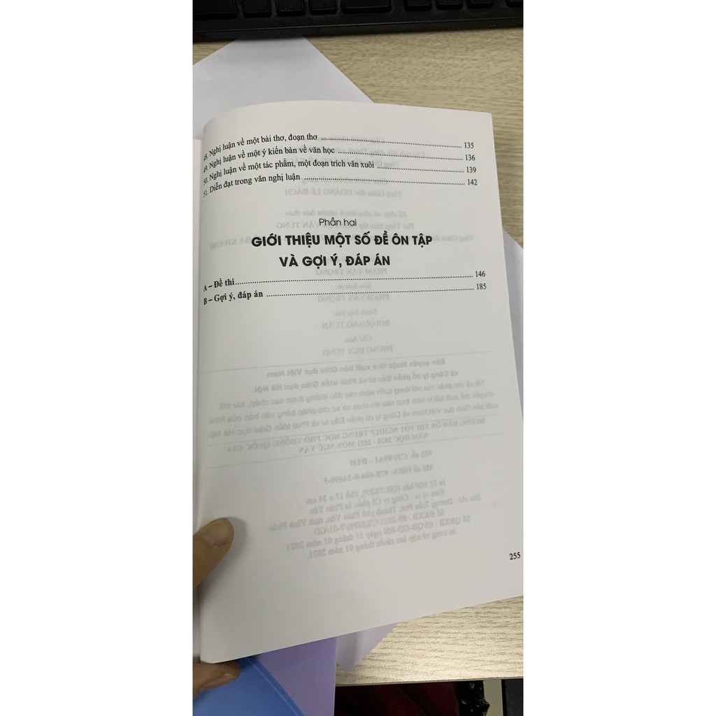 Sách - Hướng dẫn ôn thi tốt nghiệp trung học phổ thông quốc gia năm học 2020 - 2021 môn Ngữ Văn | BigBuy360 - bigbuy360.vn