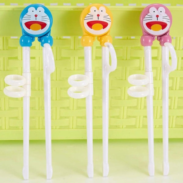 Đũa tập ăn xỏ ngón hàng xuất Nhật cao cấp hình Doremon [NHADAU]