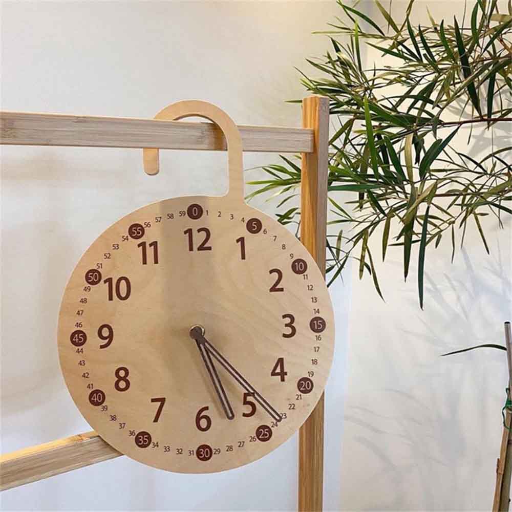 Đồng hồ treo tường hình tròn bằng gỗ phong cách Bắc Âu cho bé