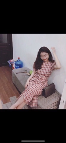Váy caro đỏ cổ tròn