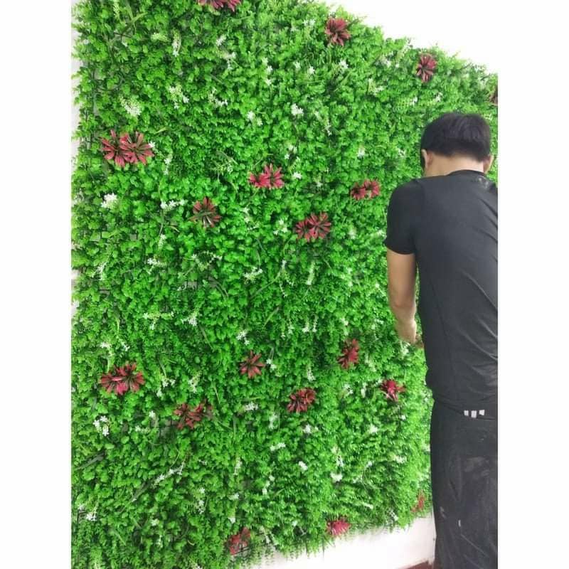 Thảm cỏ nhựa treo tường có đính hoa, tấm cỏ nhựa tai chuột trang trí.Tấm dài 60cm rộng 40cm