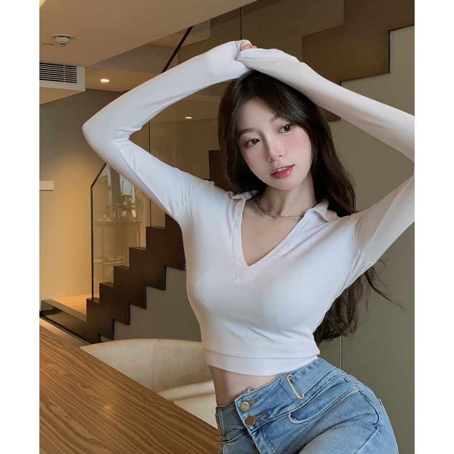 Áo crop top cổ chữ V màu đen gợi cảm thời trang cho nữ | BigBuy360 - bigbuy360.vn