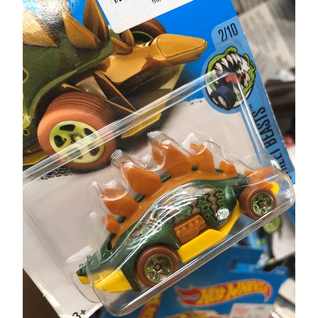 Combo 5 xe dòng cơ bản Hot Wheels C4982 - nguyên vỉ (Giao mẫu ngẫu nhiên)