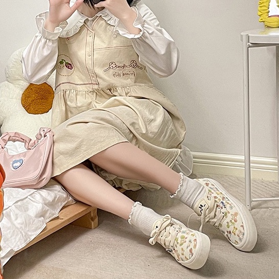 Giày vải dây buộc họa tiết hoa xinh đáng yêu