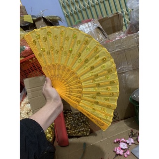 Quạt vải kim sa trang trí