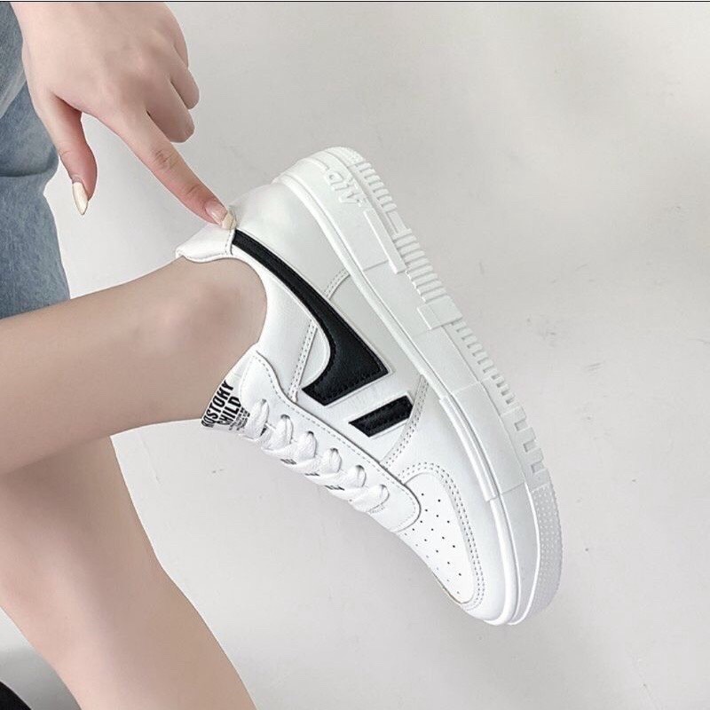 Giày thể thao đế cao phối 2 màu móc câu