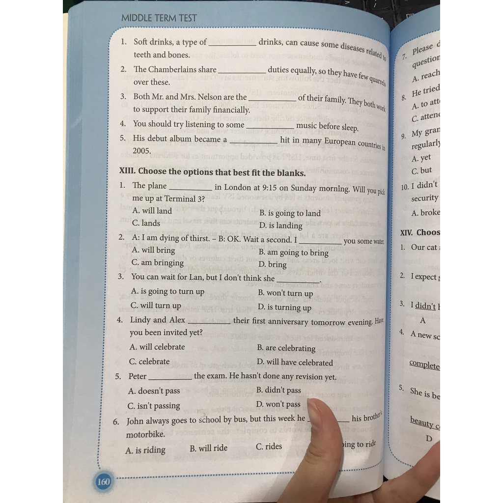 Sách - Bài tập Tiếng Anh lớp 10 có đáp án
