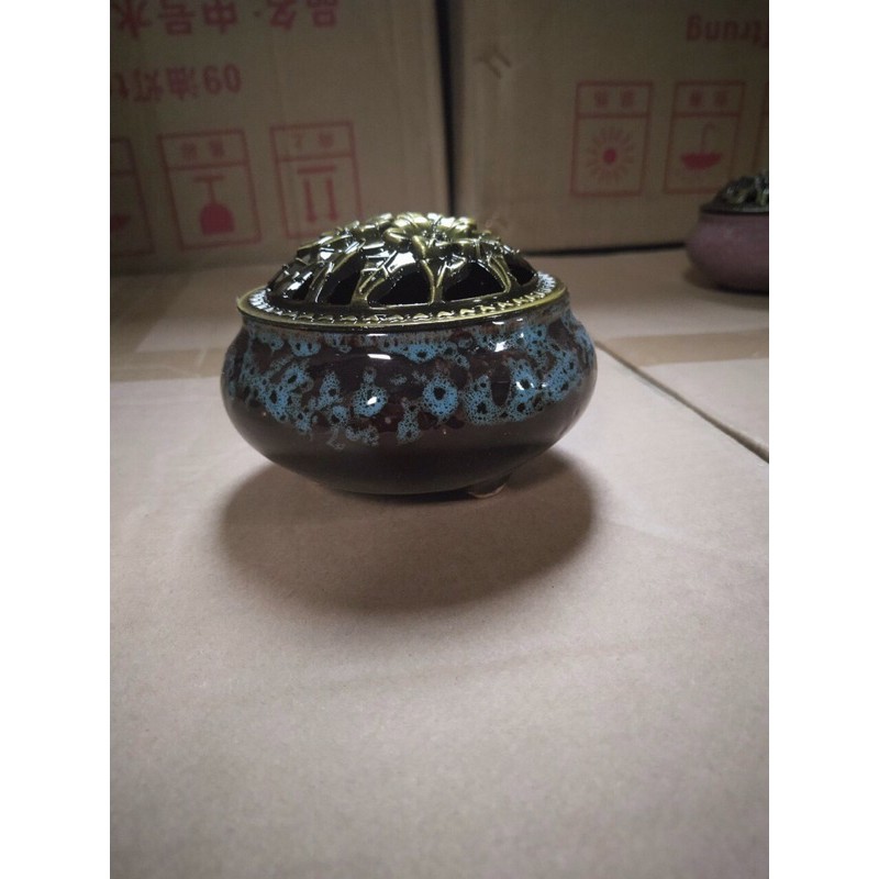 Lư hương đốt trầm