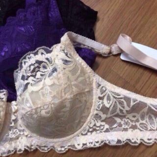 Áo lót ren có gọng mút mỏng