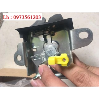 Cơ cấu khóa cốp Vios đời 02-07 -tặng vòng xoay hương hoa