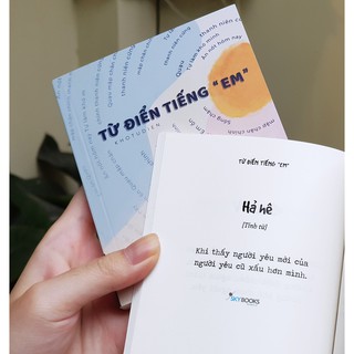 Sách Skybooks - Từ Điển Tiếng “Em” (Cuốn Từ Điển Hài hước, Bất Ngờ)