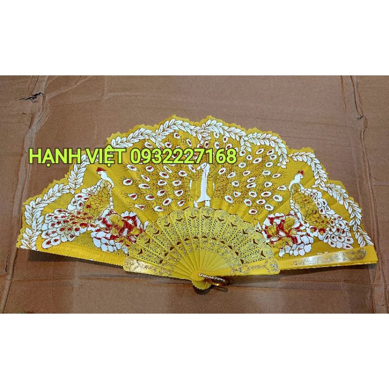 Quạt lụa hoa văn dùng cúng lễ  , làm oản thờ  , hầu dâng , chụp ảnh , ....- Trang phục phụ kiện Hầu Đồng