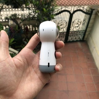 MÁY QUAY SAMSUNG GEAR 360 2017