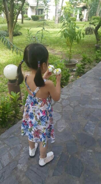 Váy lanh lụa 2 dây cho bé