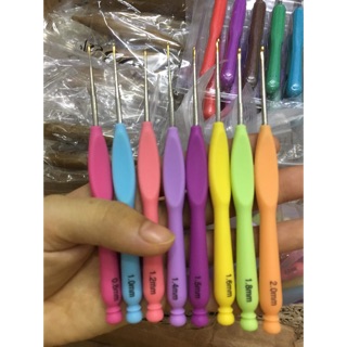 Bộ kim móc ren 8 cây cán nhựa