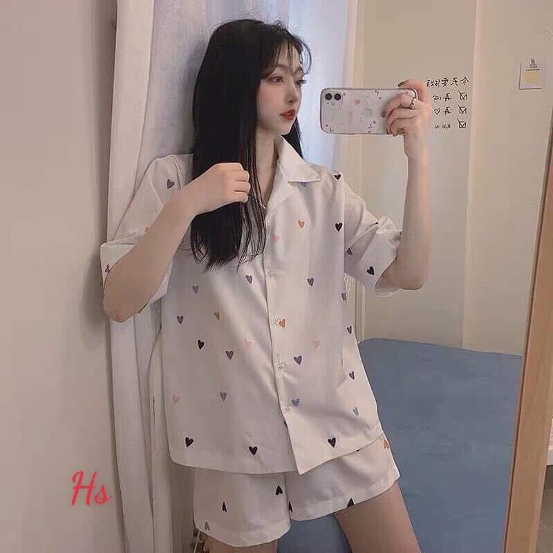 bộ đùi sơ mi trắng tay lỡ cổ bức in tim hs