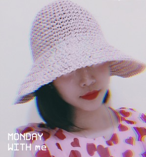 Mũ cói phối nơ đi biển