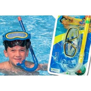 Kính bơi có ống thở an toàn cho bé khi bơi