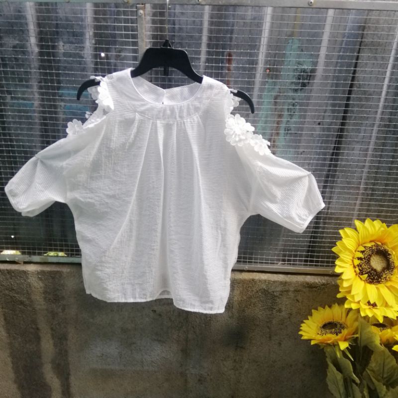Áo sơ mi voan rớt vai Secondhand. 1202